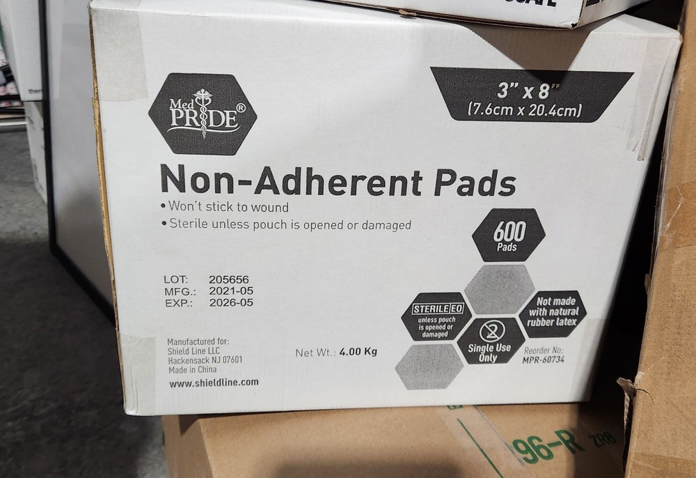 MED PRIDE Sterile Non-Stick Non-Adherent Gauze Wound Dressing Pads 3” x 8” 600