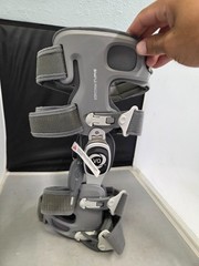 VQ OrthoCare OActive 2 Osteoarthritis Right Sided Knee Brace Adjustable