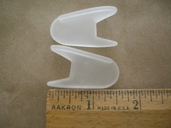 2 SILICONE TOE SEPARATORS CORRECTORS SPACERS SOFT CURVED Reduce Pain & Friction