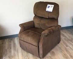 Golden Technologies MaxiComfort Comforter PR-535-PSA Small Lift Chair Recliner