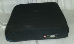 FUTURE MOBILITY WHEELCHAIR CUSHION 06T-24601 SIZE 18 X 20 X 5″ GOOD CONDITION