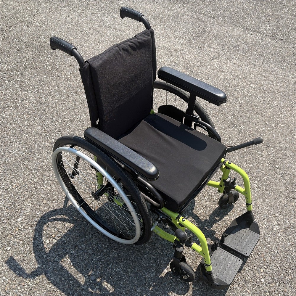Ki Mobility Catalyst 5x 17×18” Folding Wheels Chair Axiom G