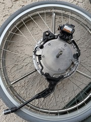 Yamaha Quickie 24″ Power Assist Xtender Wheelchair Wheels Battery W/ Q7 Mount