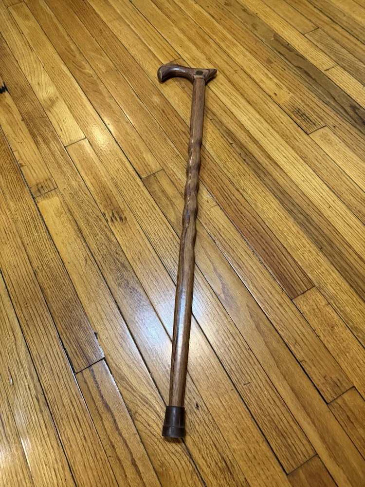 Brazos 34″ Handcrafted „Twisted Oak“ Handcrafted Wood Walking Stick